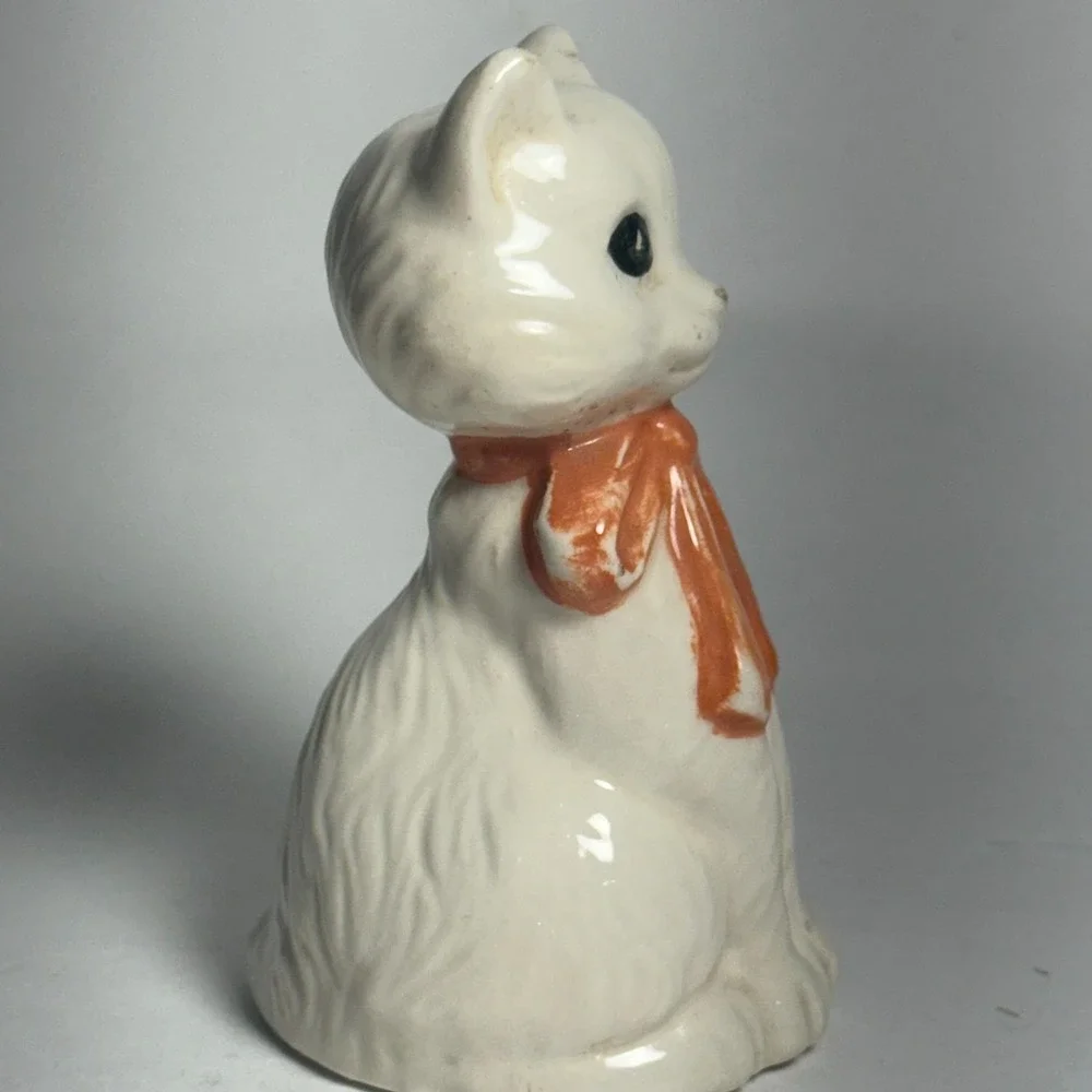 Vintage Ceramic Cat Figurine with Pink Bow – 3.5